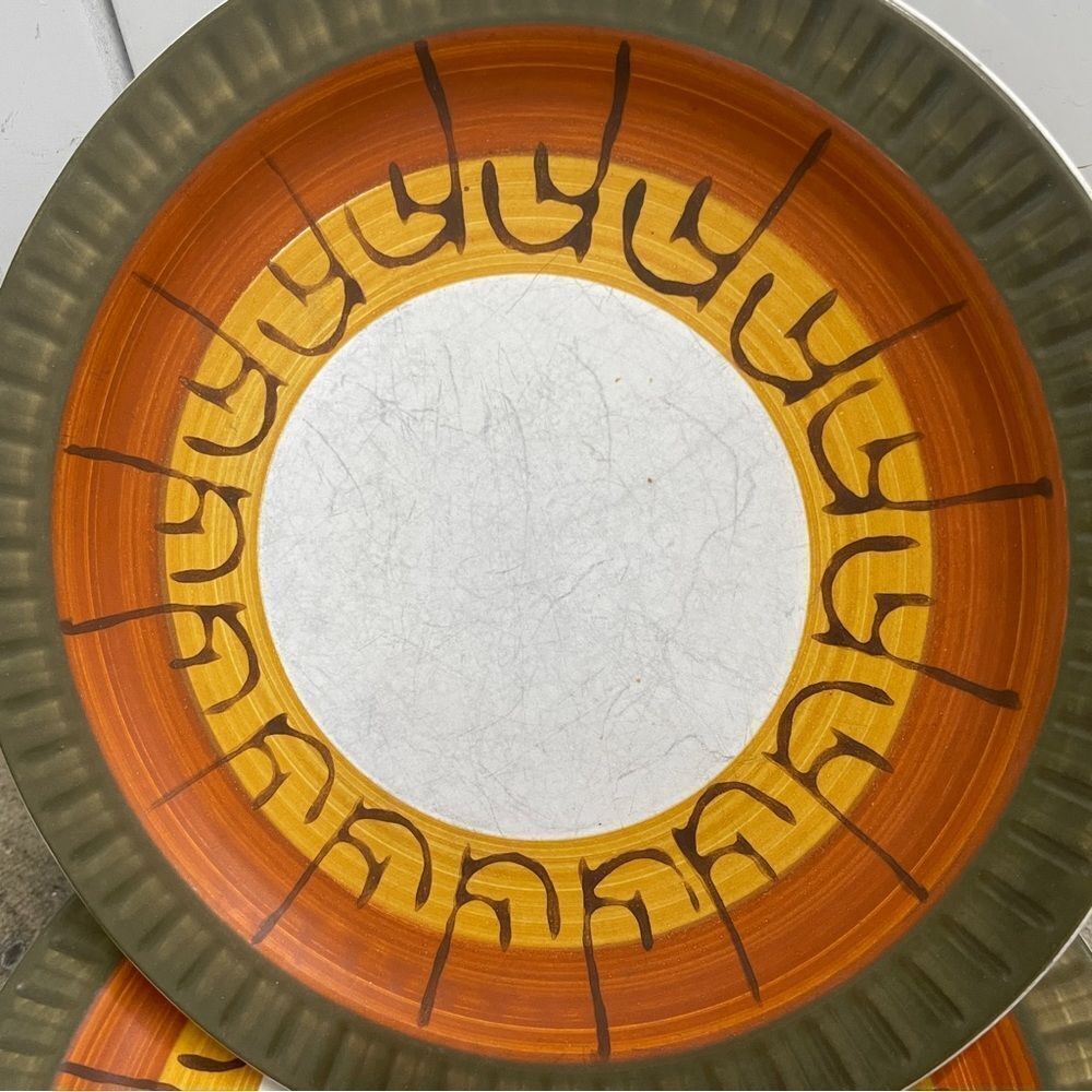 Vintage Japanese Plates Set of 3 - Picture 3 of 4